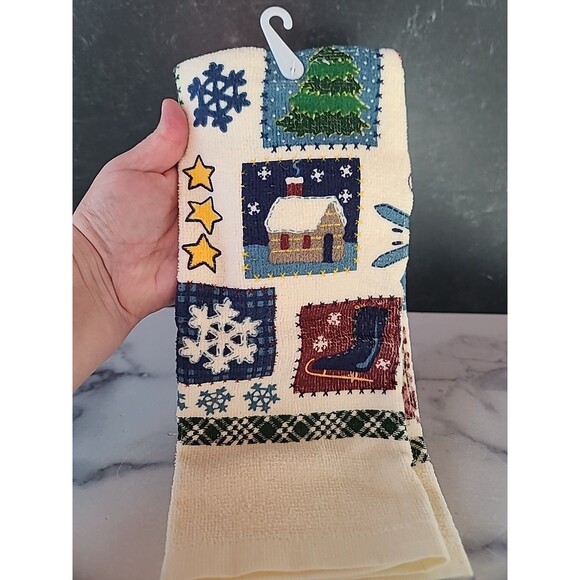 HOME TRENDS~ Winter/Christmas Tree Kitchen Towel READ Description - Picture 2 of 10